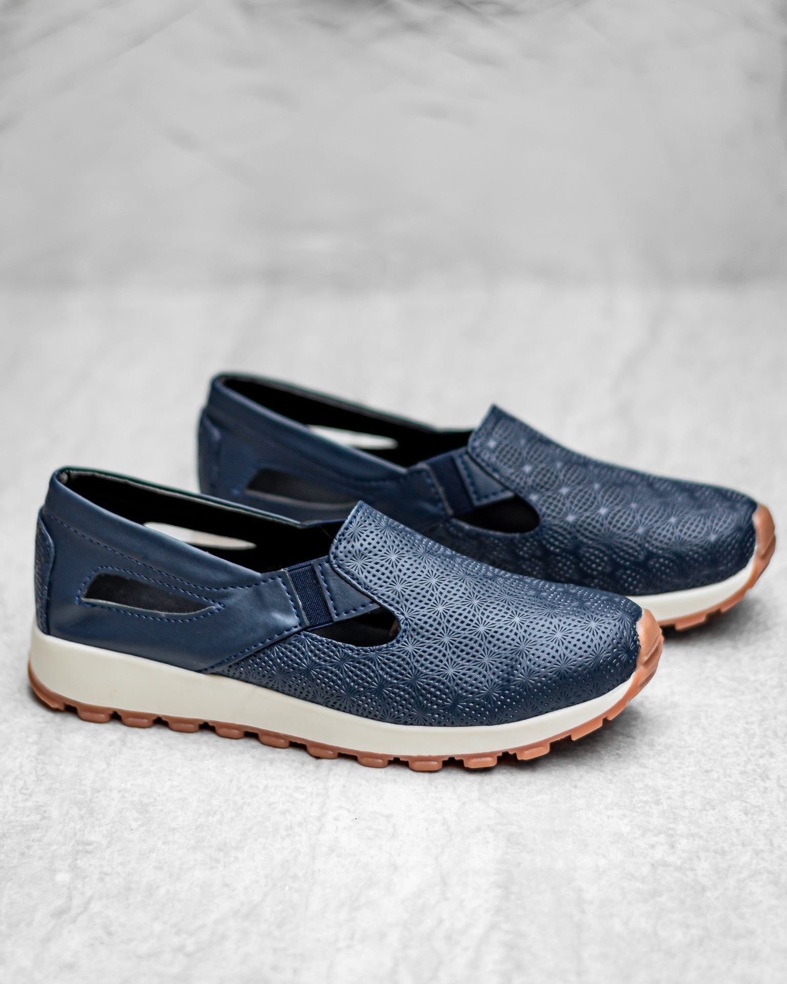 gid://shopify/MediaImage/24532712718430