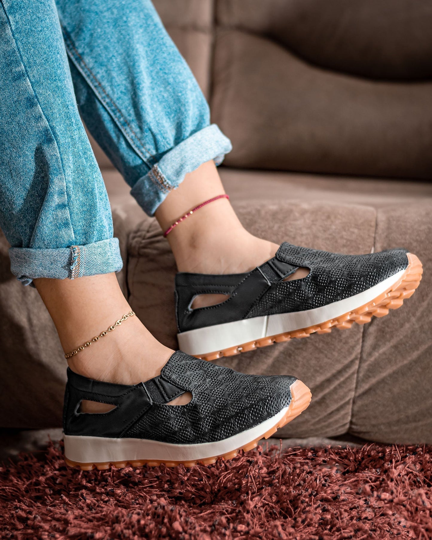 gid://shopify/MediaImage/24532712816734