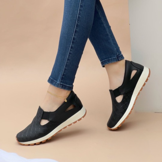 gid://shopify/MediaImage/24532712685662